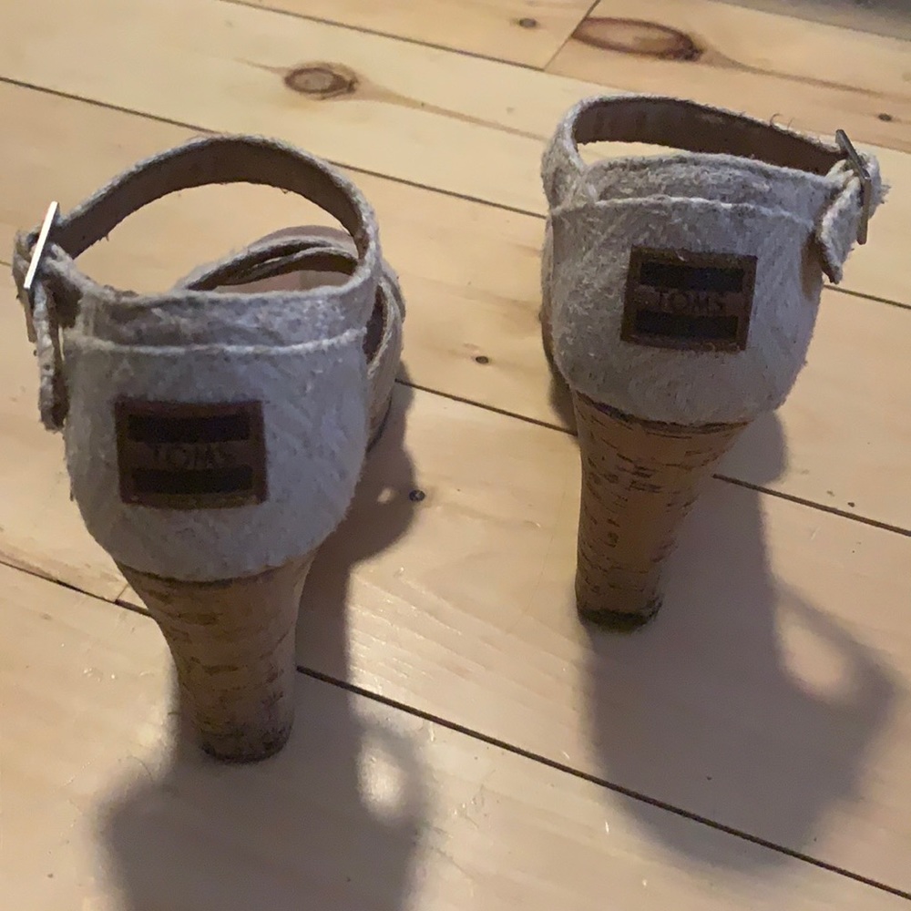 Tom’s wedge sandals